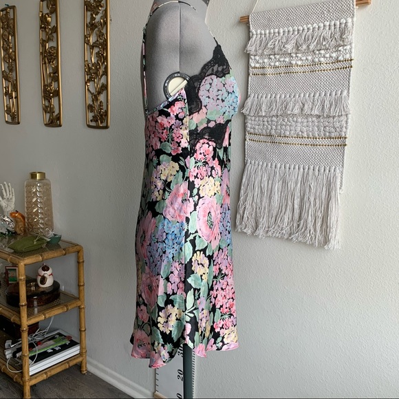 Vintage Victoria Secret Gold Label Floral - Picture 3 of 8